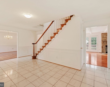 9451 Sunnyfield Court - Photo Thumbnail 21