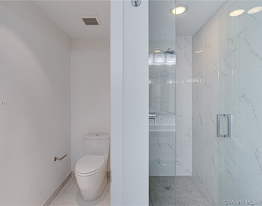 16385 Biscayne Blvd - Photo Thumbnail 22