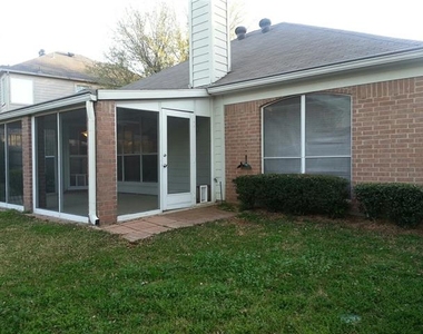 2512 Woodhaven Drive - Photo Thumbnail 23