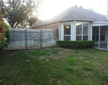 2512 Woodhaven Drive - Photo Thumbnail 26