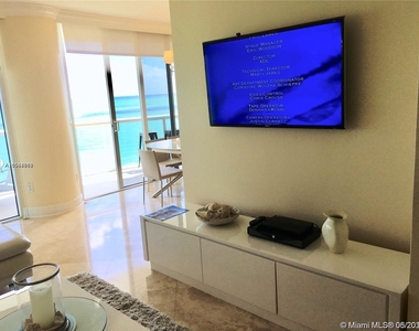 6365 Collins Ave - Photo Thumbnail 5