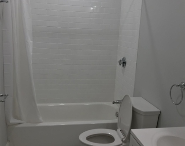 307 Highland Ave Apt 3 - Photo Thumbnail 7