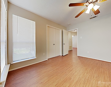 2507 Spring Dusk Lane - Photo Thumbnail 7