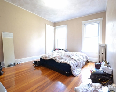 19 Mapleton St - Photo Thumbnail 10