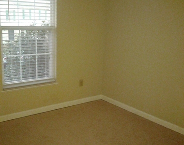 133 Foxchase Drive - Photo Thumbnail 15