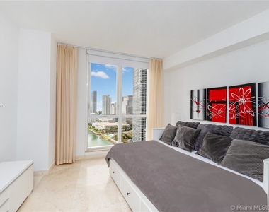 901 Brickell Key Blvd - Photo Thumbnail 14