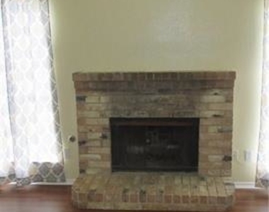 1348 Creekview Drive - Photo Thumbnail 14