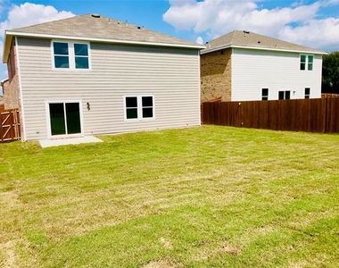 709 N Cedar Elm Drive - Photo Thumbnail 2