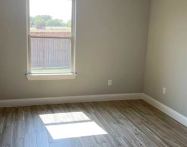 722 Rolling Terrace Circle - Photo Thumbnail 5