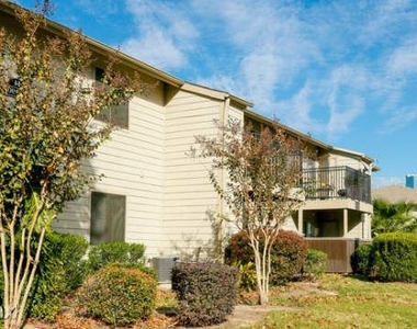 9850 Meadowglen Lane - Photo Thumbnail 4