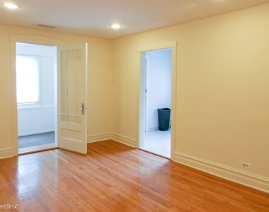 3413 North Elaine Place #2 - Photo Thumbnail 3