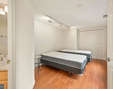 1080 Wisconsin Ave Nw #2015 - Photo Thumbnail 18