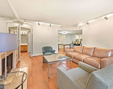 1080 Wisconsin Ave Nw #2015 - Photo Thumbnail 12