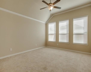 16328 Amistad Avenue - Photo Thumbnail 6