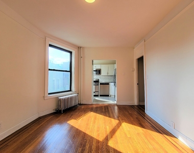 25-21 31st Ave - Photo Thumbnail 3