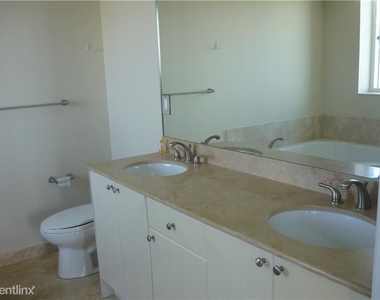 1745 E Hallandale Beach Blvd - Photo Thumbnail 3