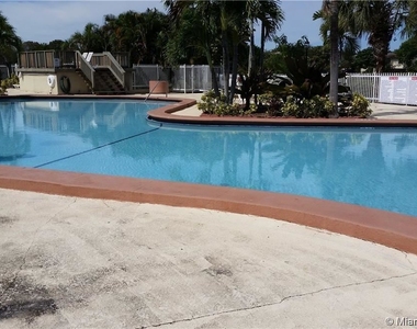 6647 Sw 112th Ct - Photo Thumbnail 2