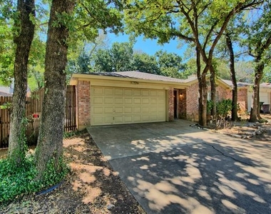 1211 Cardinal Oaks Drive - Photo Thumbnail 1