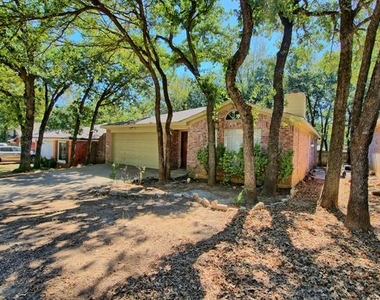 1211 Cardinal Oaks Drive - Photo Thumbnail 2