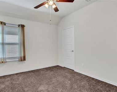 760 Jamestown Lane - Photo Thumbnail 15