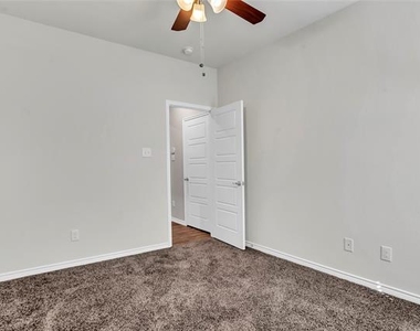 760 Jamestown Lane - Photo Thumbnail 16