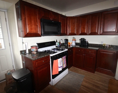 214 N 1st St Apt 2 - Photo Thumbnail 6