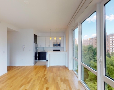 805 Columbus Avenue - Photo Thumbnail 6