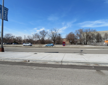 2611 West Ogden Avenue - Photo Thumbnail 11