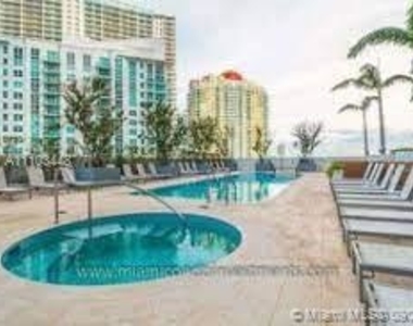 1300 Brickell Bay Dr - Photo Thumbnail 19