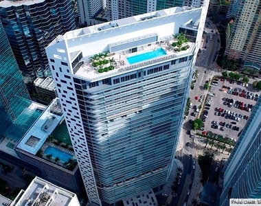 1300 Brickell Bay Dr - Photo Thumbnail 9