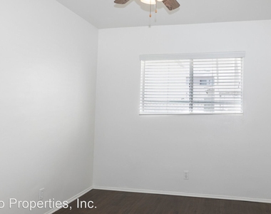 5903 Cahuenga Blvd - Photo Thumbnail 23