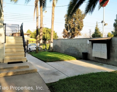 5903 Cahuenga Blvd - Photo Thumbnail 2