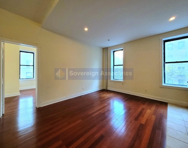 255 Fort Washington Avenue - Photo Thumbnail 2