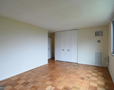 4601 Park Ave N #604 - Photo Thumbnail 12