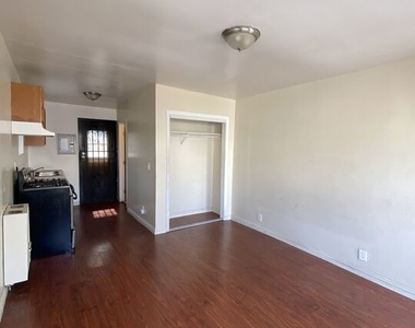 3007 Sierra St - Photo Thumbnail 1