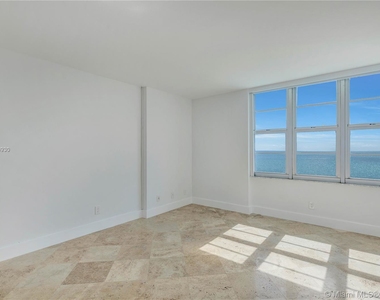 5151 Collins Ave - Photo Thumbnail 10