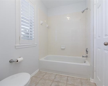 11551 Balcones Drive - Photo Thumbnail 25