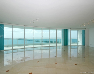 2127 Brickell Ave - Photo Thumbnail 2