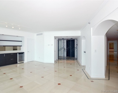 2127 Brickell Ave - Photo Thumbnail 8