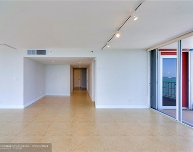 1627 Brickell Ave - Photo Thumbnail 6