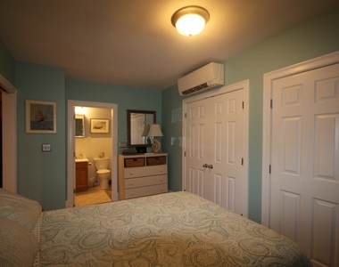 497 Beacon Street Unit 6 - Photo Thumbnail 3