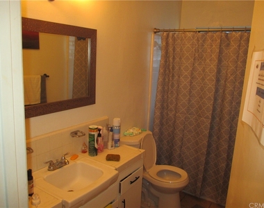 214 E Hazel Street - Photo Thumbnail 3