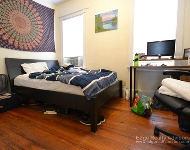 348 Faneuil St Apt 3 - Photo Thumbnail 7