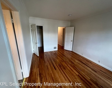 Roxbury Plaza 401/403 S. Spalding Dr. & 9800 - 9822 Olympic Boulevard - Photo Thumbnail 22