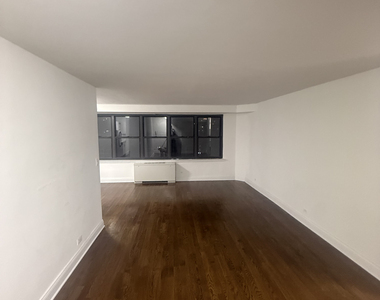240 East 82nd Street - Photo Thumbnail 1