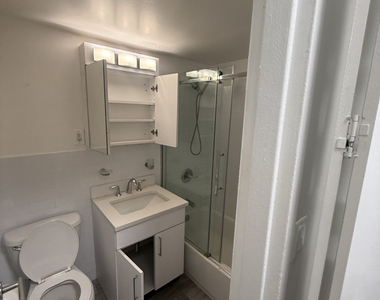 240 East 82nd Street - Photo Thumbnail 16