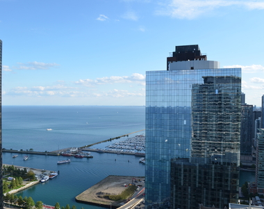 600 North Lake Shore Drive - Photo Thumbnail 2