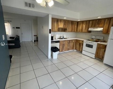 8005 Sw 107th Ave - Photo Thumbnail 9