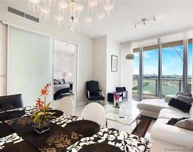 1100 Biscayne Blvd - Photo Thumbnail 3