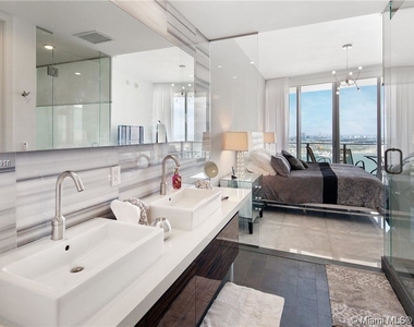 1100 Biscayne Blvd - Photo Thumbnail 16